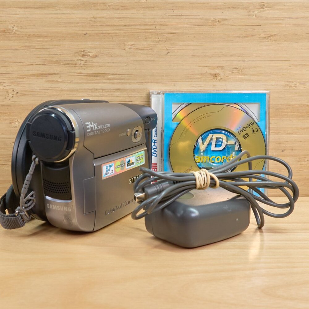 Samsung VP-DC171Wi DVD Camcorder, 34x optical Zoom